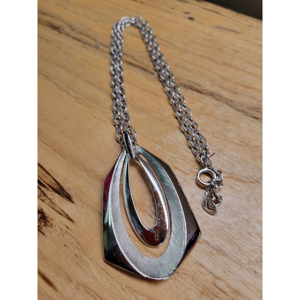 Crown Trifari Silver Tone Brushed Teardrop Pendant Necklace Pendant 70mm x 42m